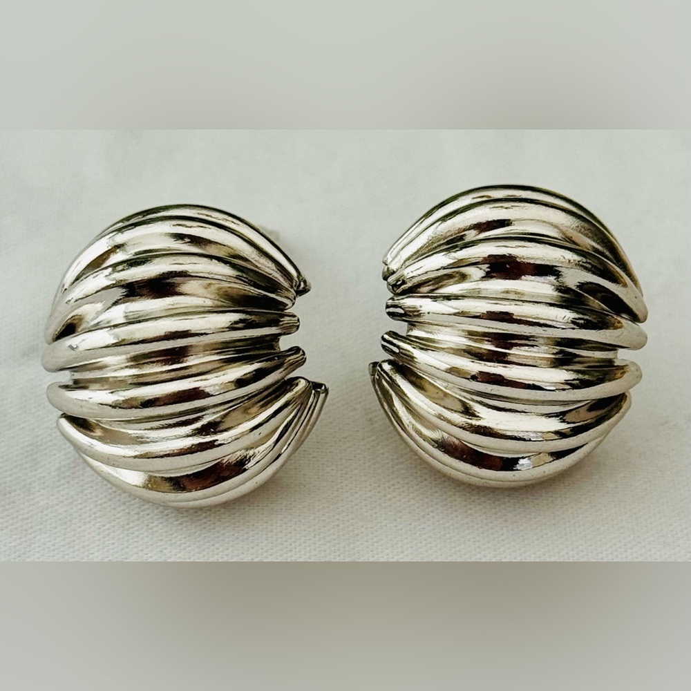 NAPIER Ribbed Clip-On Earrings - Picture 1 of 5